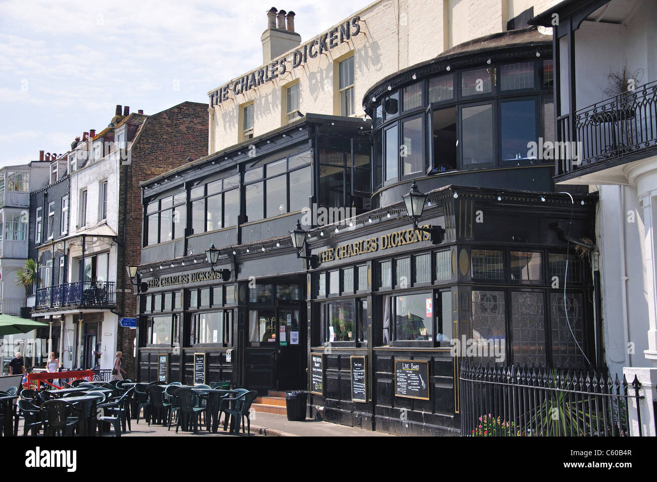 Il Charles Dickens Inn, Victoria Parade, Broadstairs, isola di Thanet, Thanet distretto, Kent, England, Regno Unito Foto Stock