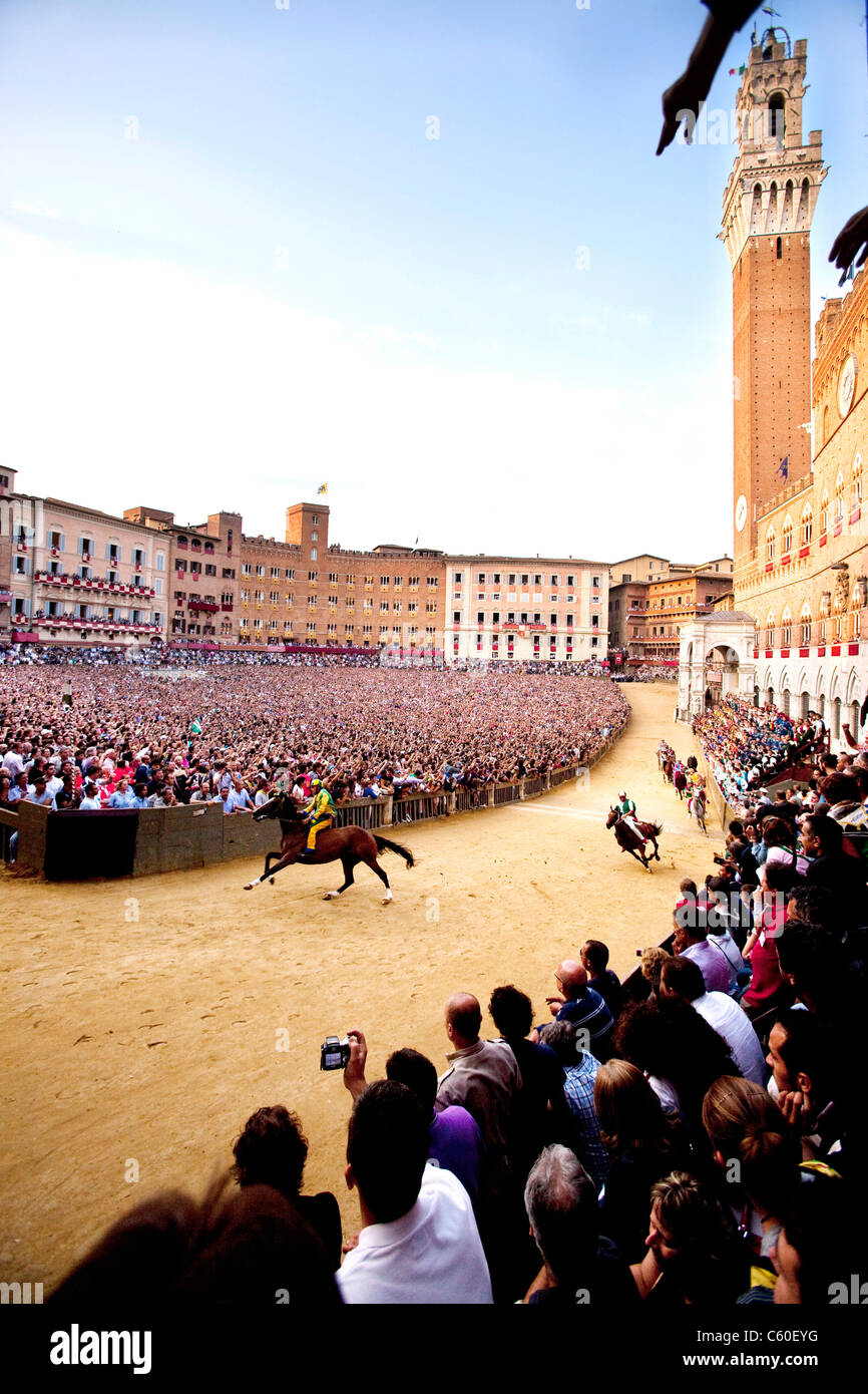 Palio di Siena 2011 - Palio della Madonna di Provenzano (Luglio 2, 2011). Solo uso editoriale. Foto Stock