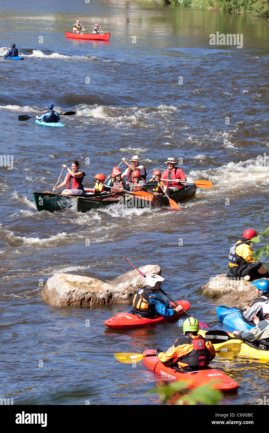 Canoa e Kayak sul fiume Wyre, Herefordshire, England, Regno Unito Foto Stock
