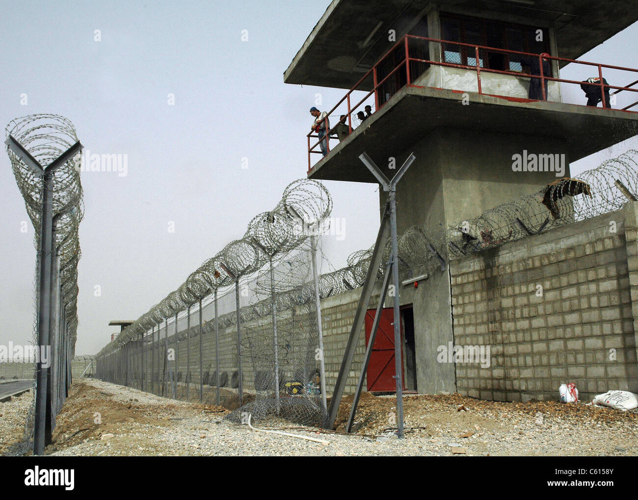 Nassiriya prigione in costruzione durante gli Stati Uniti e le forze della  coalizione dell'occupazione dell'Iraq. Il carcere di massima sicurezza può  contenere fino a Foto stock - Alamy