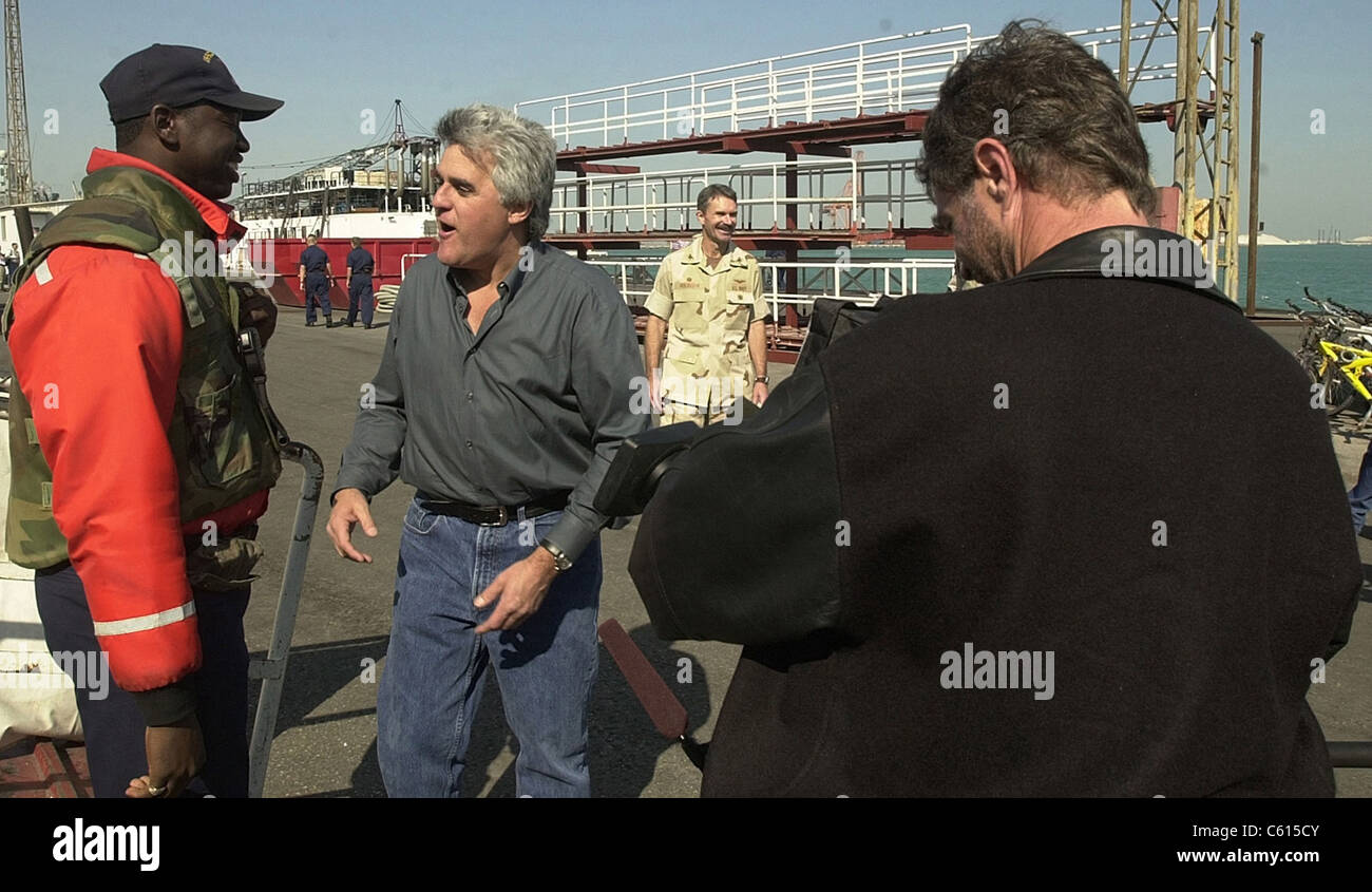 Jay Leno saluta i marinai in una località segreta durante i primi mesi di noi le operazioni in Afghanistan dopo la al Qaeda's Foto Stock