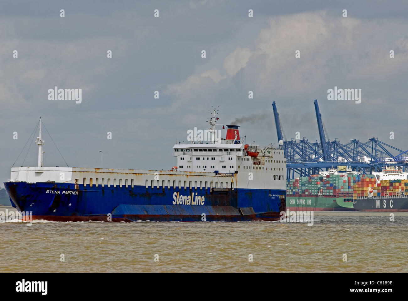 Stena Line traghetto roll on-roll off di lasciare il porto di Felixstowe, Suffolk, Regno Unito. Foto Stock