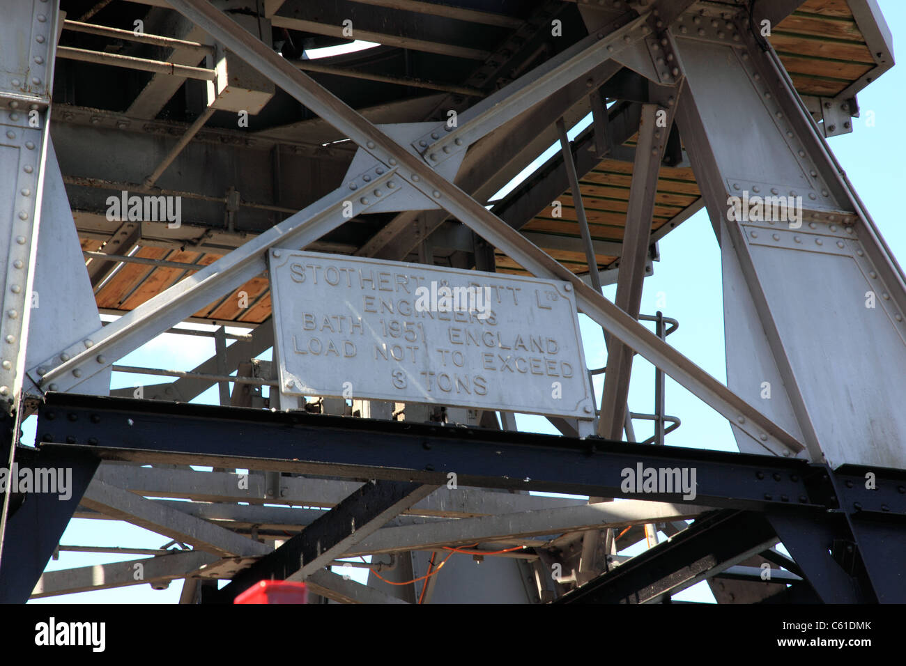 Stothert & Pitt Firma su una delle quattro gru elettriche a Bristol banchine, porto di Bristol, città di Bristol, Inghilterra, Regno Unito Foto Stock