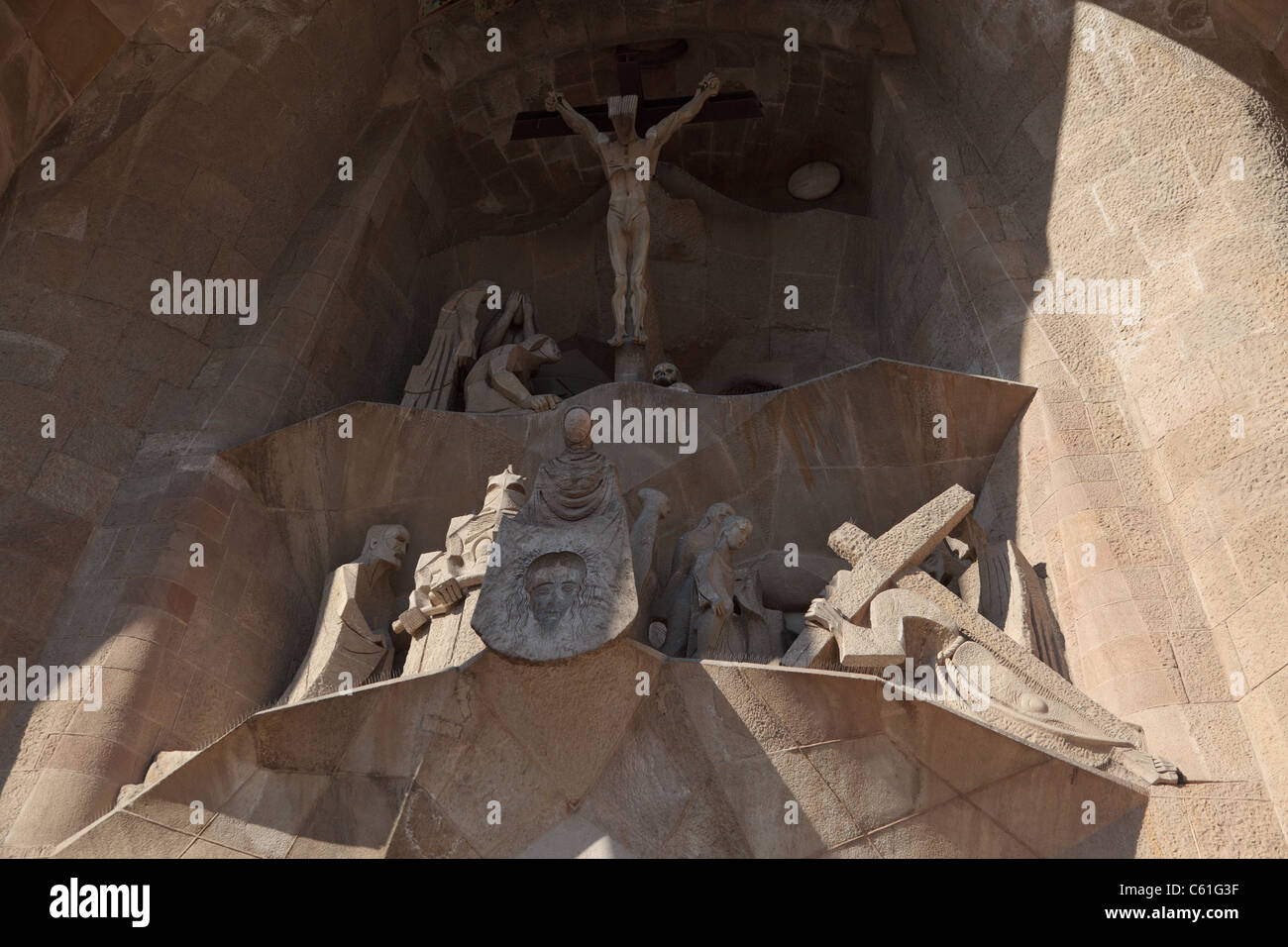 La Sagrada Familia - la cattedrale progettata da Gaudi, che è in fase di costruzione dal 1882 e non è ancora finito Foto Stock