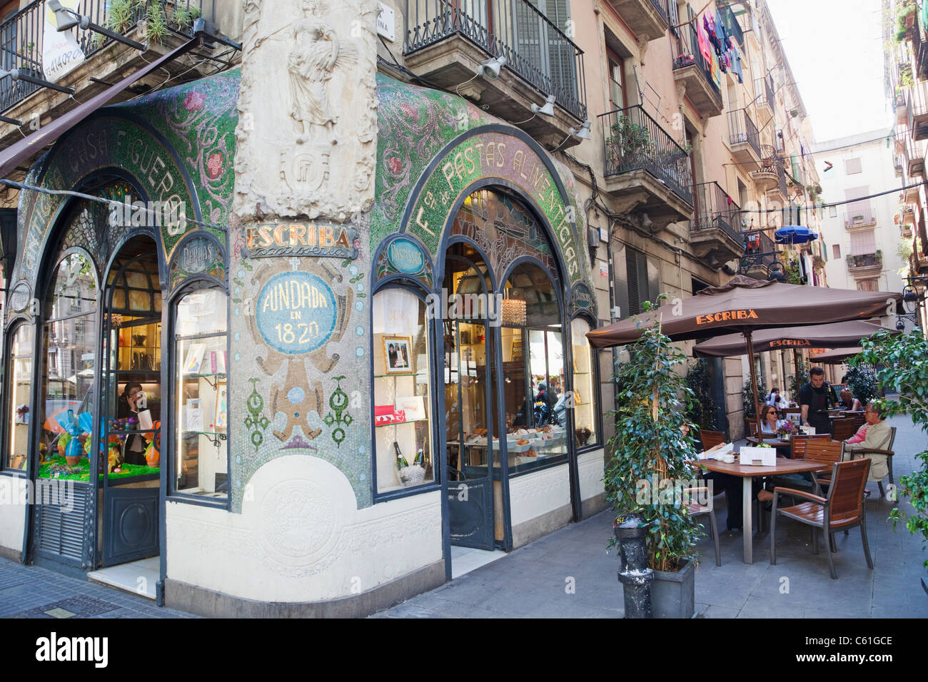 Spagna, Barcellona, Las Ramblas, la Escriba pasticceria e negozio di  cioccolato Foto stock - Alamy