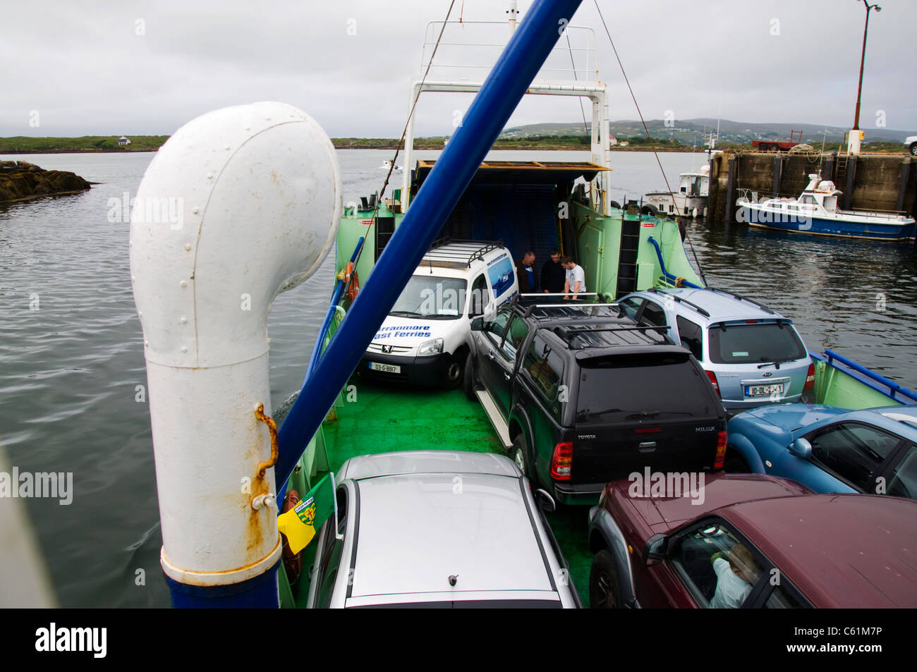 Isola di Arranmore traghetto per trasporto auto e passeggeri lascia Burtonport Foto Stock