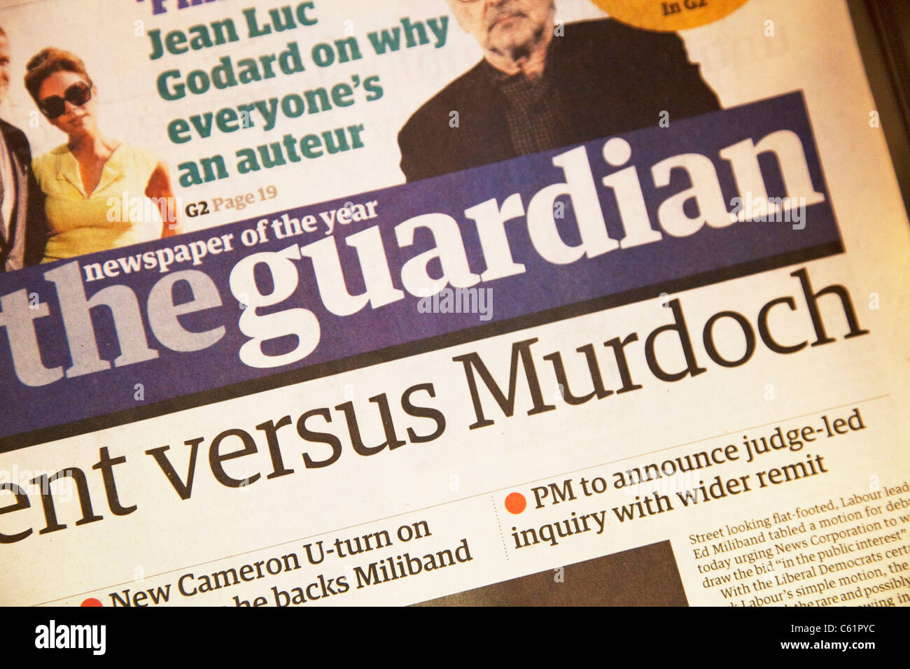 Quotidiano britannico The Guardian mostra un titolo circa l'indagine Leveson e il nome di Murdoch. Foto Stock