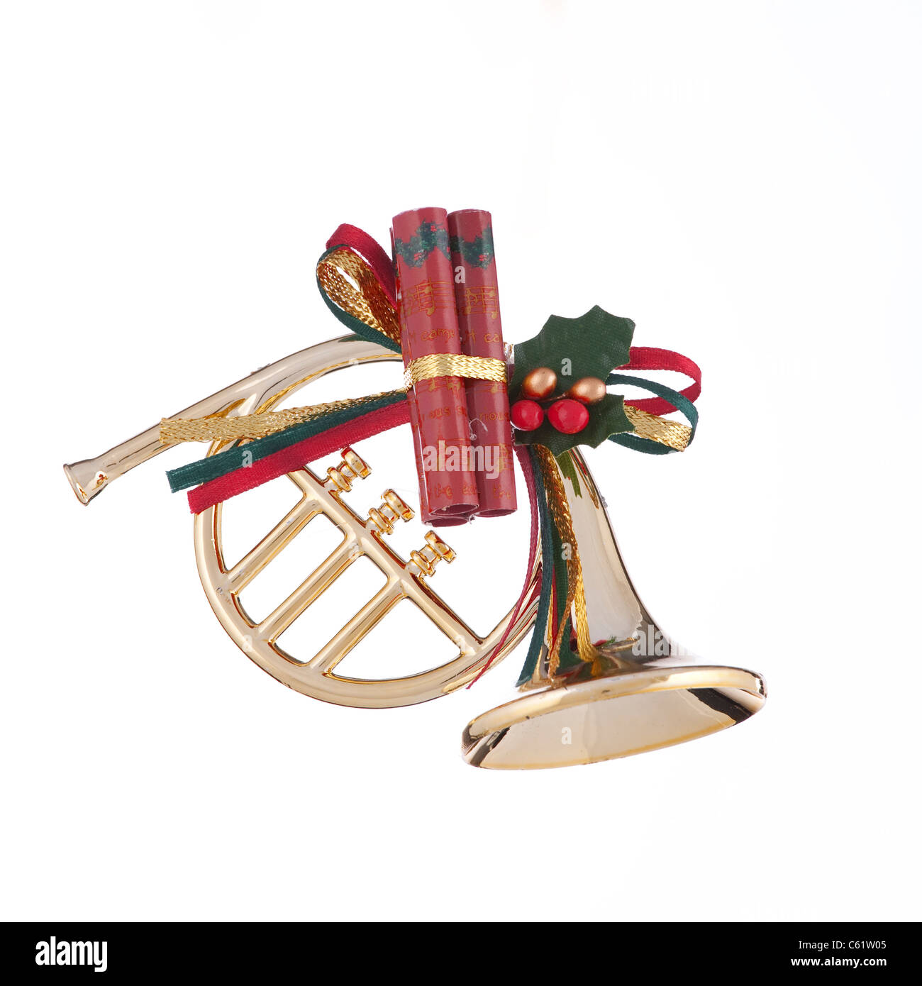 Un oro albero di Natale corno ornamento isolata contro uno sfondo bianco nel formato quadrato. Foto Stock