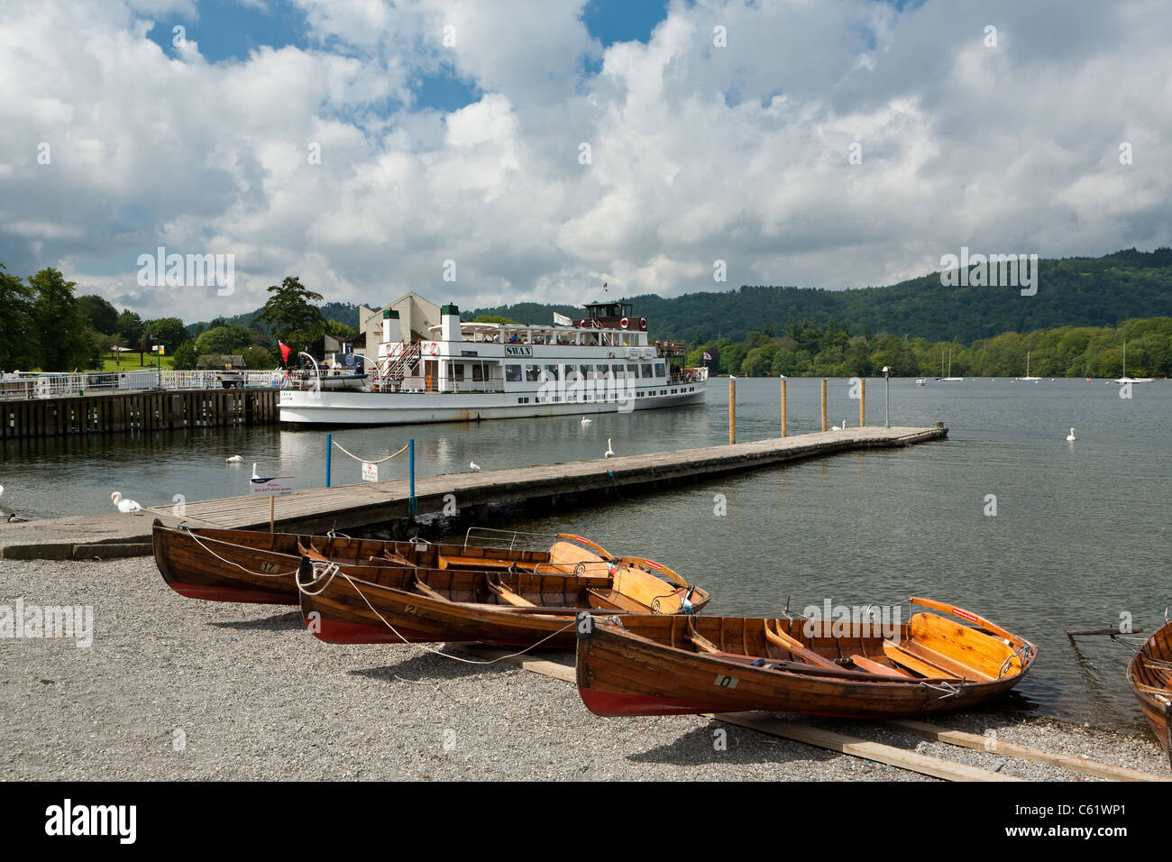 Imbarcazioni da diporto sul lago di Windermere, Cumbria Foto Stock