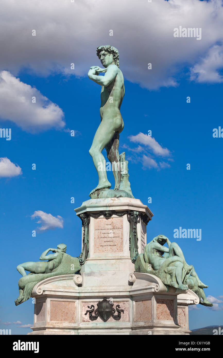 Statua di bronzo di 'David' Piazzale Michelangelo, costruito nel 1869 e progettato dall architetto Giuseppe Poggi Foto Stock