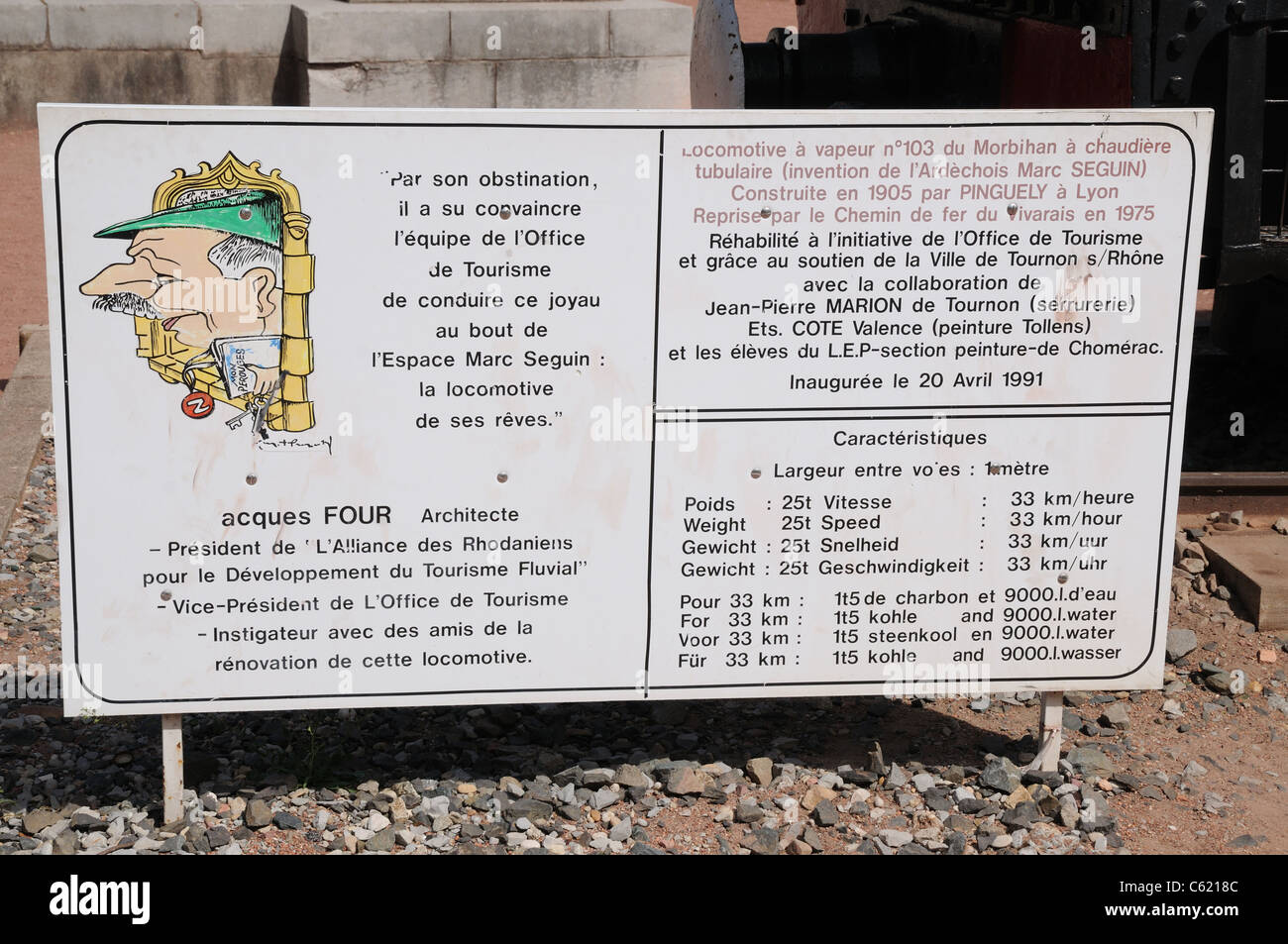 Firmare con la descrizione della vecchia locomotiva a vapore in Espace Marc Seguin a Tournon sur Rhone Francia Foto Stock