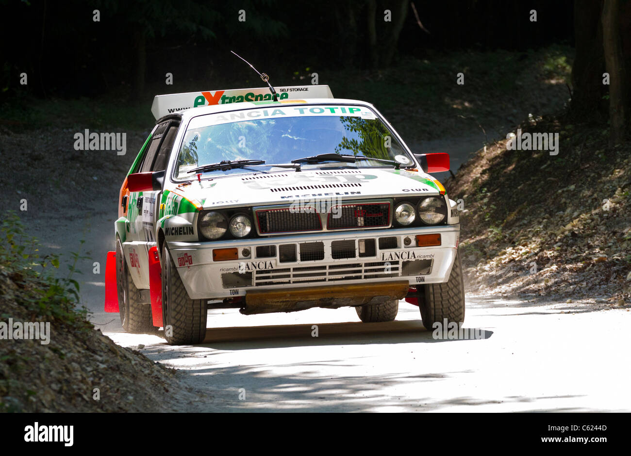 1989 Lancia Delta Integrale 8V con driver Robert Whitehouse al 2011 Goodwood Festival of Speed, Sussex, Inghilterra, Regno Unito. Foto Stock