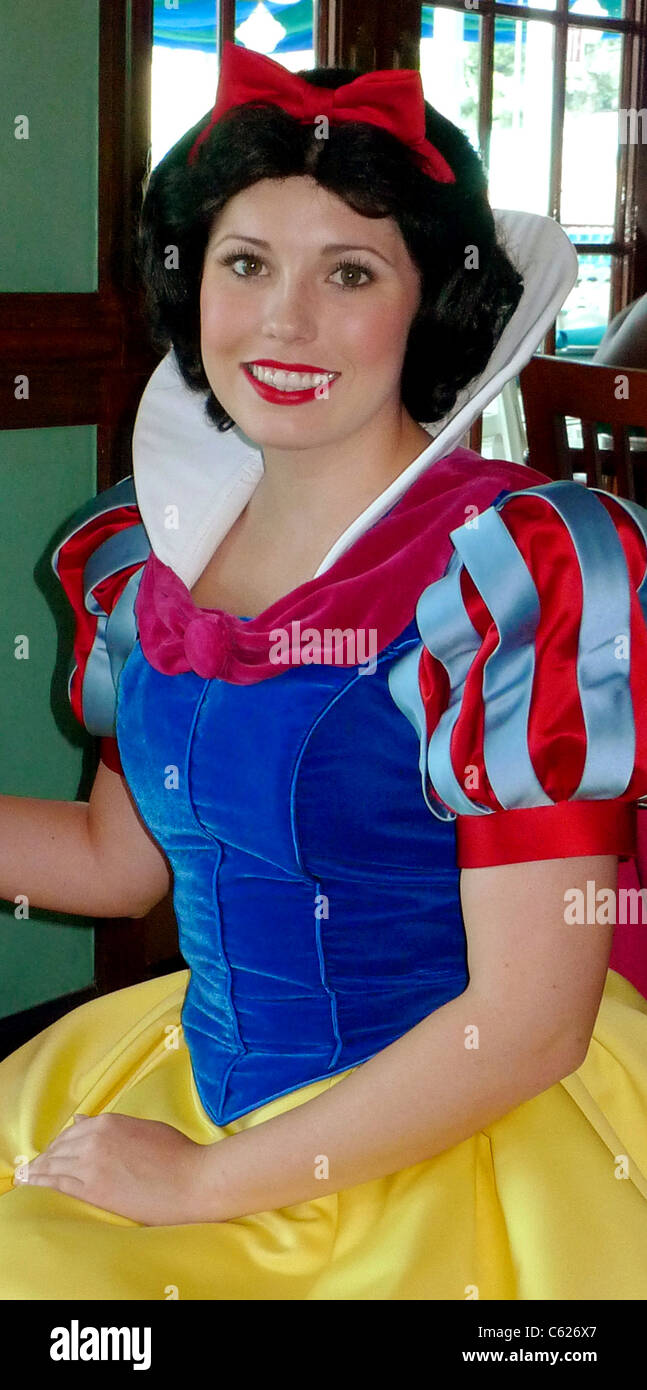 VMNELLIE Top - Snow White main image 1