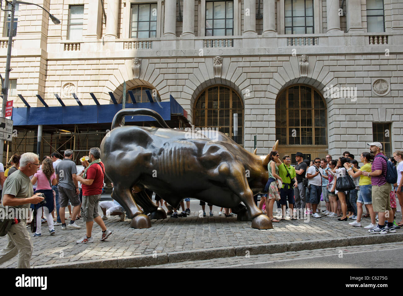 La ricarica Bull, Bowling Green Park, New York City, Manhattan Stati Uniti. Foto Stock