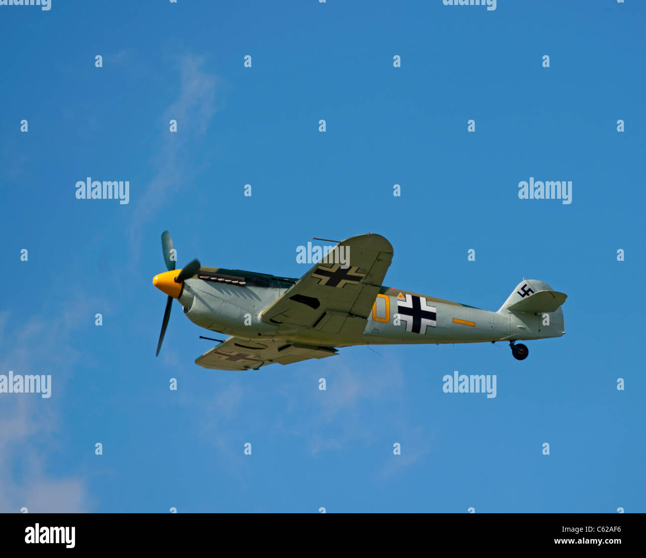 Messerschmitt Bf 109 in volo sopra l'aeroporto di Inverness. La Scozia. SCO 7634 Foto Stock