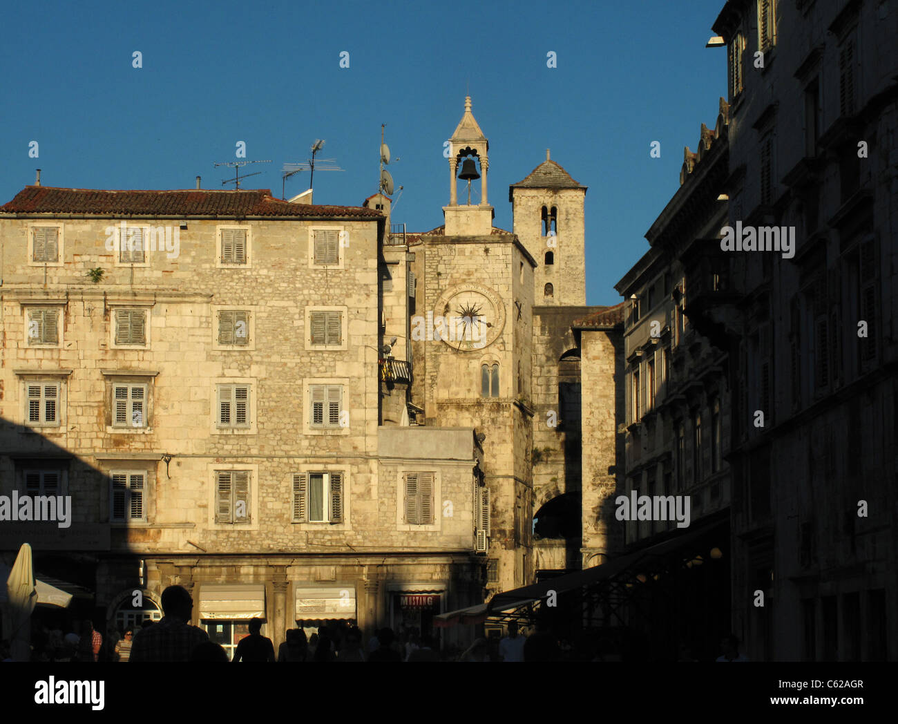 Narodni trg e il cancello di ferro, il Palazzo di Diocleziano, Split, Croazia Foto Stock