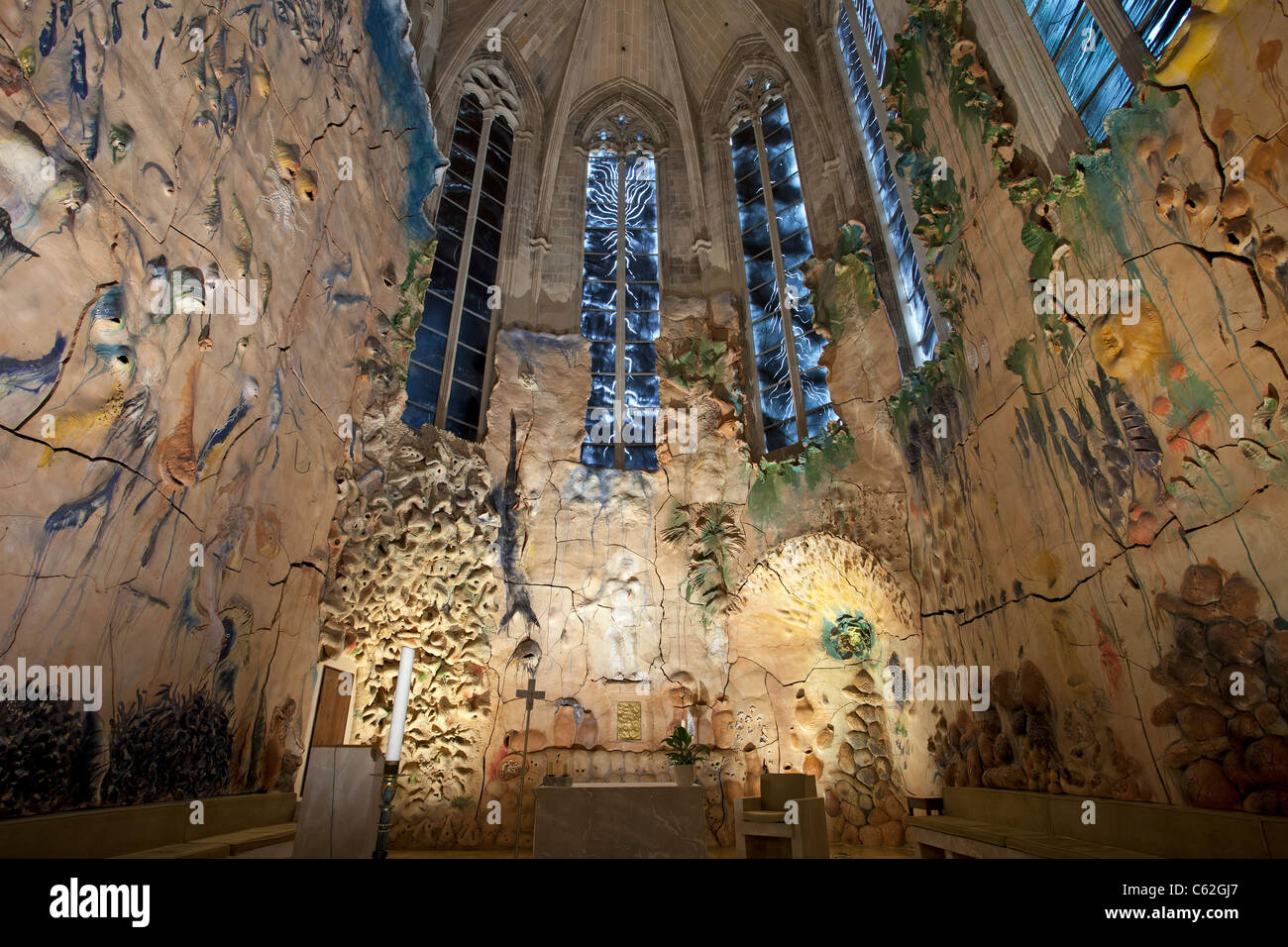Basilica Cattedrale Palma Mallorca cappella interna, storico soffitto, gli archi e le colonne. Colorate rosone. Cranio cappella di pesce. Foto Stock