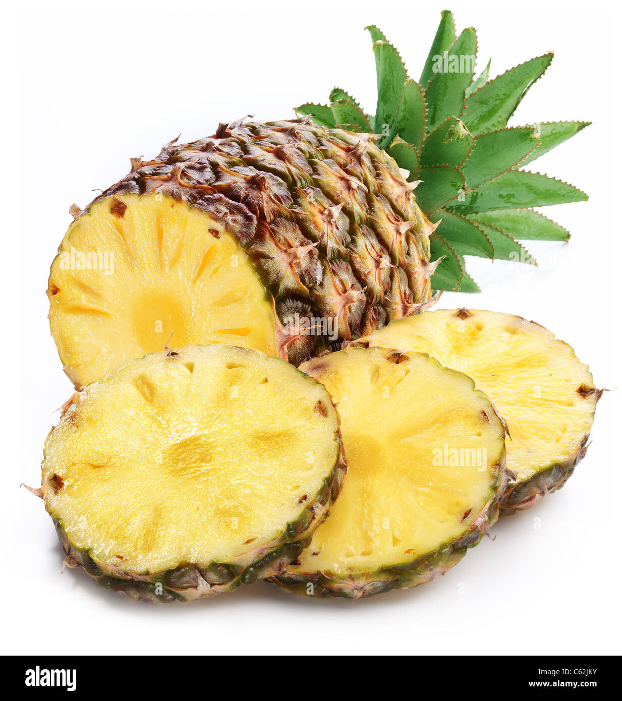 Fette di ananas con uno sfondo bianco. Foto Stock