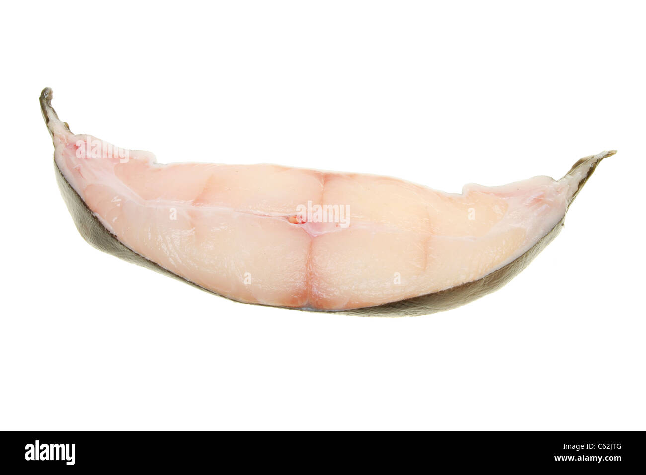 Crudo pesce hallibut steak isolato su bianco Foto Stock