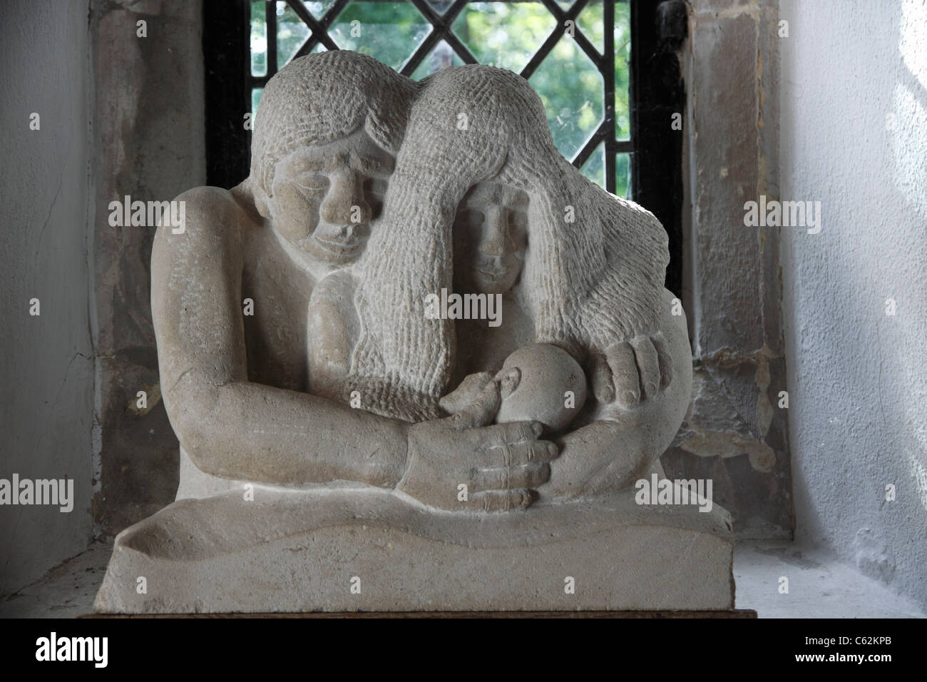 'Famiglia' statua Berwick Chiesa East Sussex Foto Stock