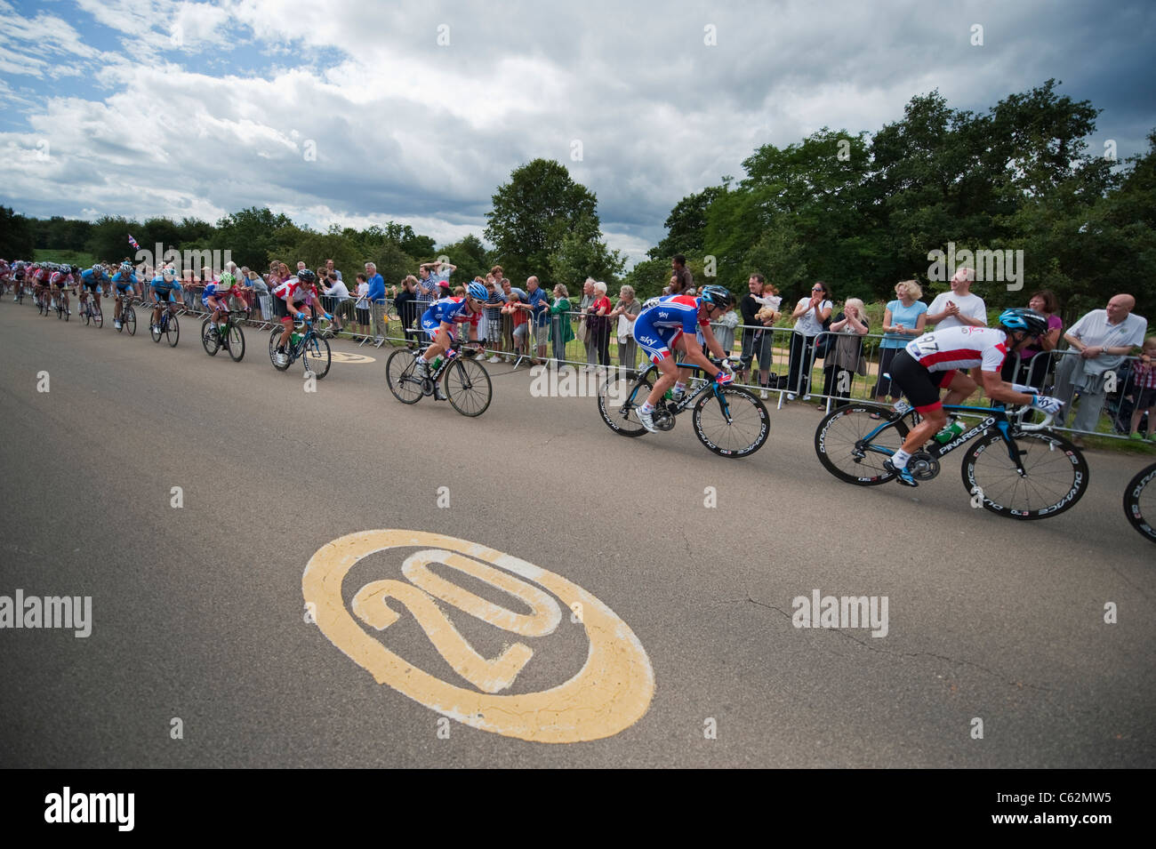 Evento di prova svoltosi domenica 14 agosto 2011 per le Olimpiadi del 2012, il 140km London Surrey Cycle classic road race Foto Stock