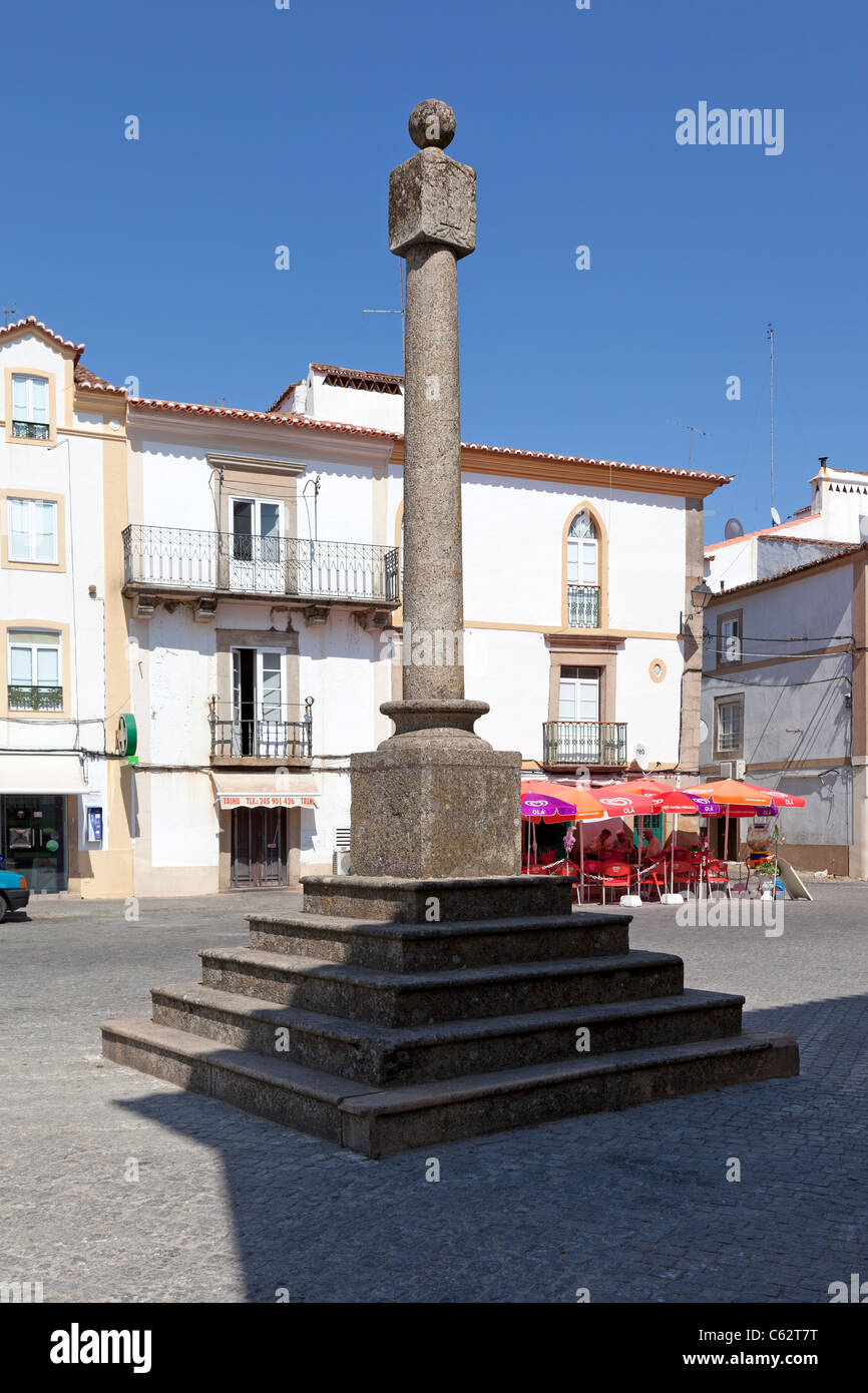 Gogna del Castelo de Vide. Il luogo in cui il pubblico la giustizia è stato eseguito. Distretto di Portalegre, Alto Alentejo, Portogallo. Foto Stock