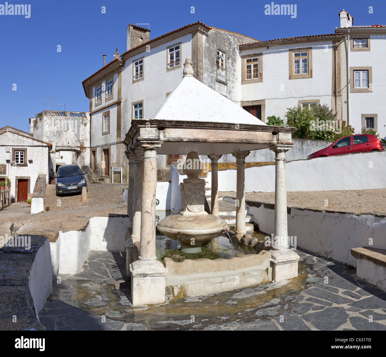 Fonte da Vila (città di Trevi) nel quartiere ebraico di Castelo de Vide, distretto di Portalegre, Portogallo. Xvi secolo fontana. Foto Stock