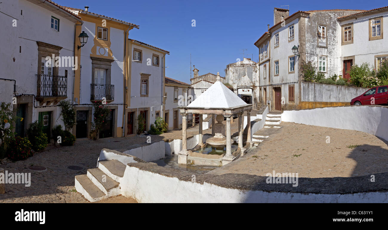 Fonte da Vila (città di Trevi) nel quartiere ebraico di Castelo de Vide, distretto di Portalegre, Portogallo. Xvi secolo fontana. Foto Stock