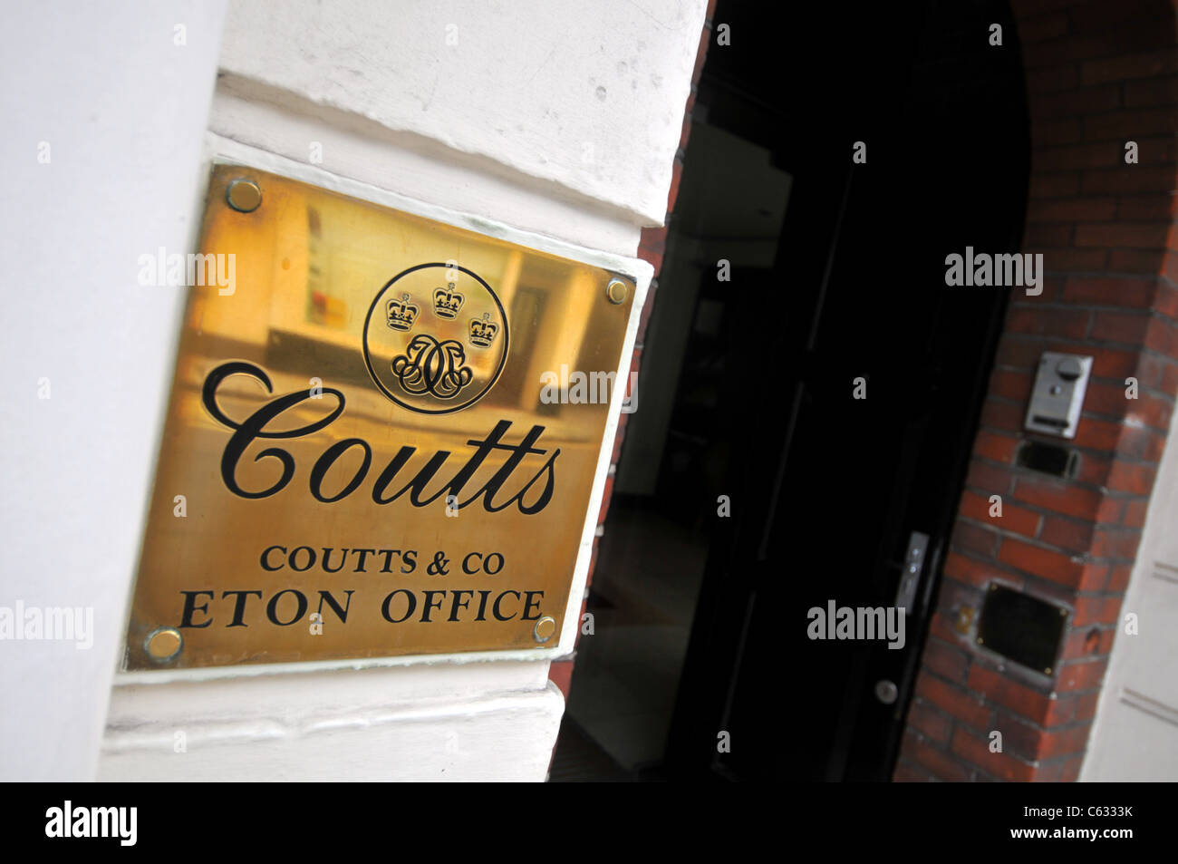 Coutts & Co, banca privata in Eton, Windsor, Berkshire, Inghilterra, Regno Unito Foto Stock