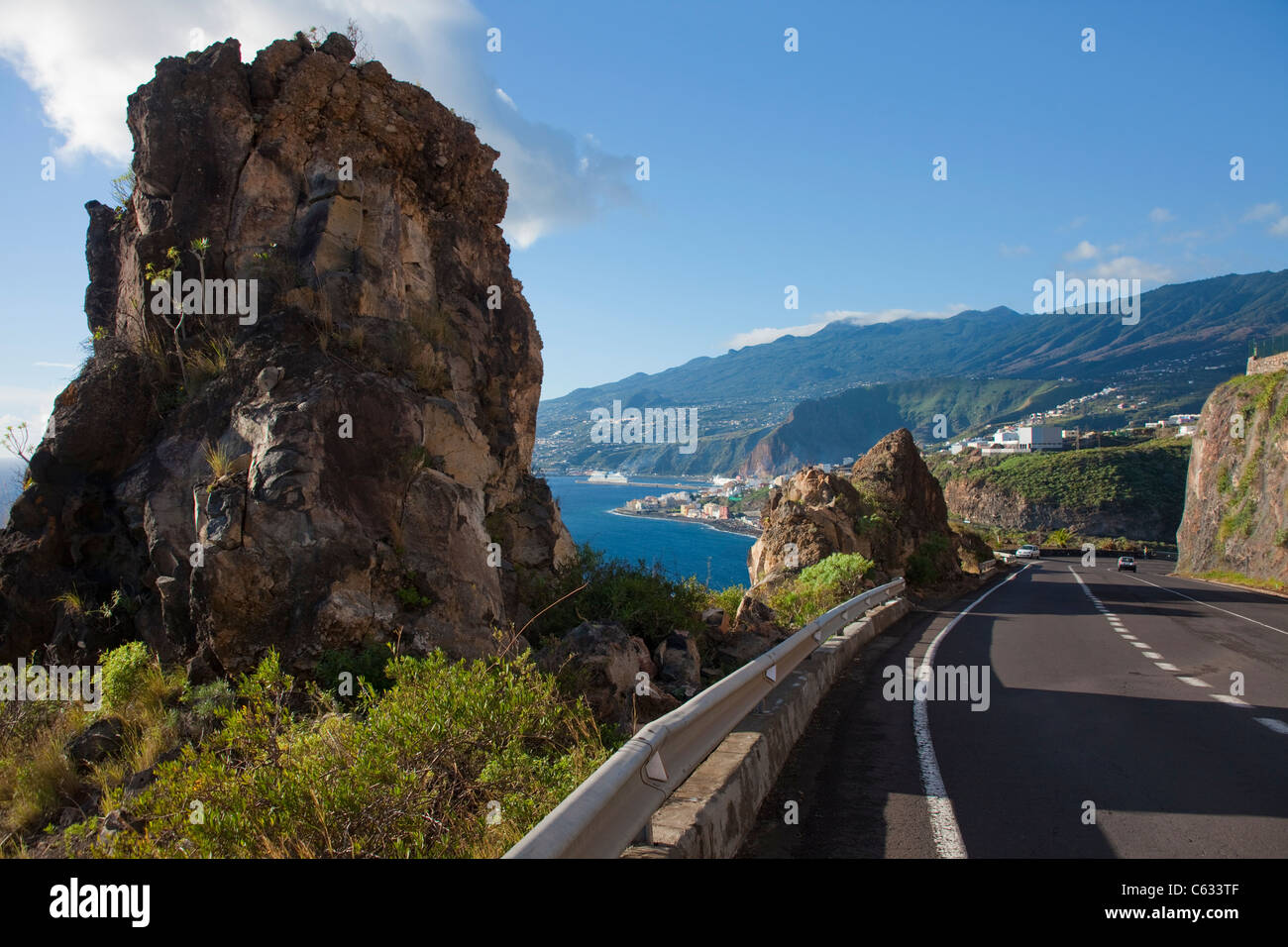 Strada costiera di Santa Cruz, La Palma Isole Canarie Spagna, Europa Foto Stock