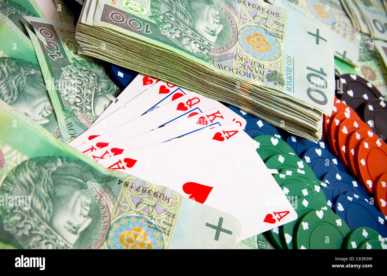 Poker e fiches su un sacco di soldi. Zloty polacco Foto Stock