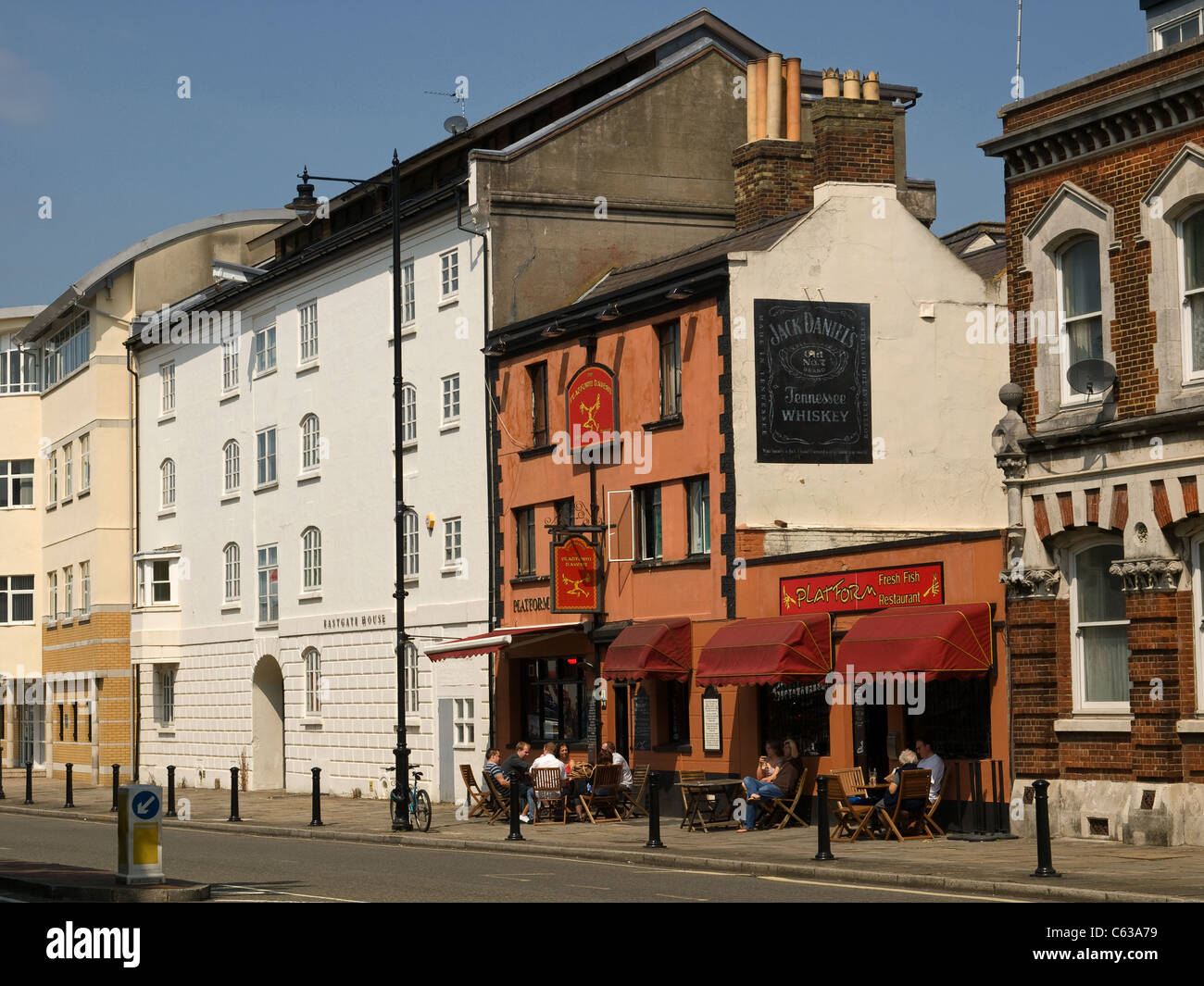 Eastgate House e la piattaforma taverna e pesce fresco Ristorante Quay Town Quay Southampton Hampshire England Regno Unito Foto Stock