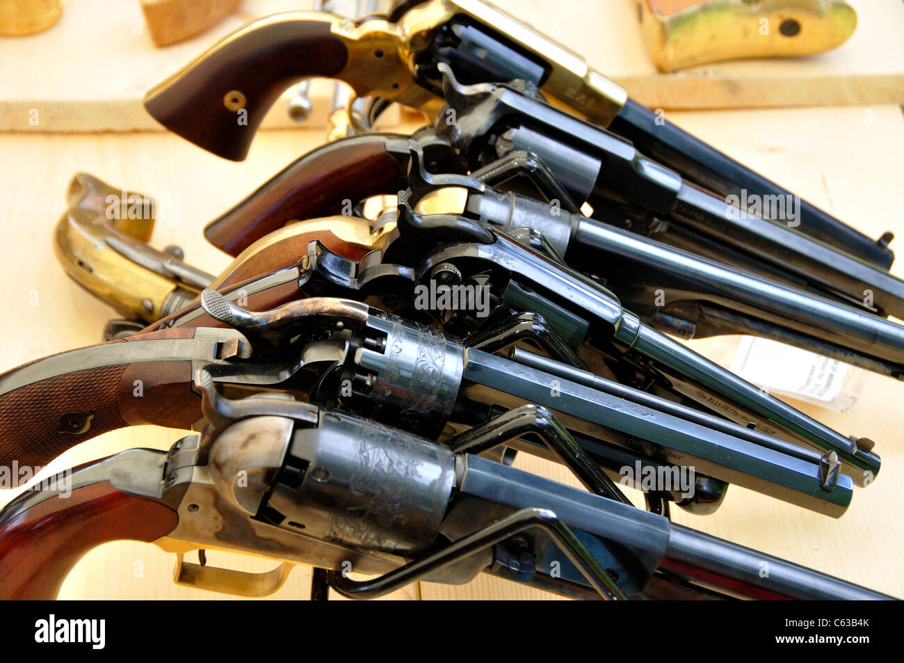 Visualizzazione della guerra civile era pistole al 'Pioneer giorni di celebrazione in Idaho City Foto Stock