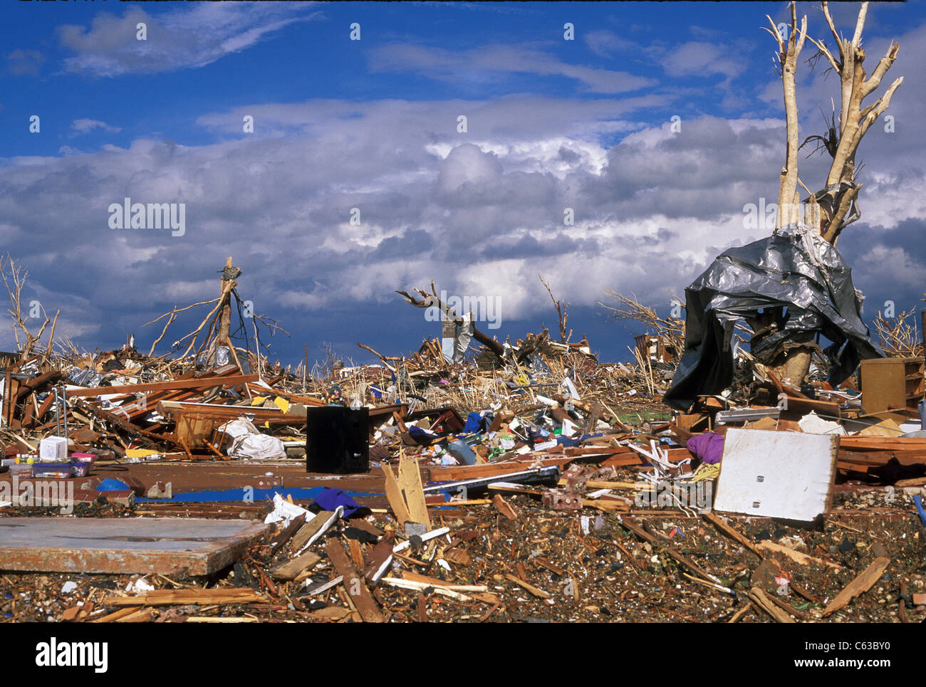 La completa distruzione dopo un tornado a Joplin, Missouri, 25 maggio 2011. Foto Stock