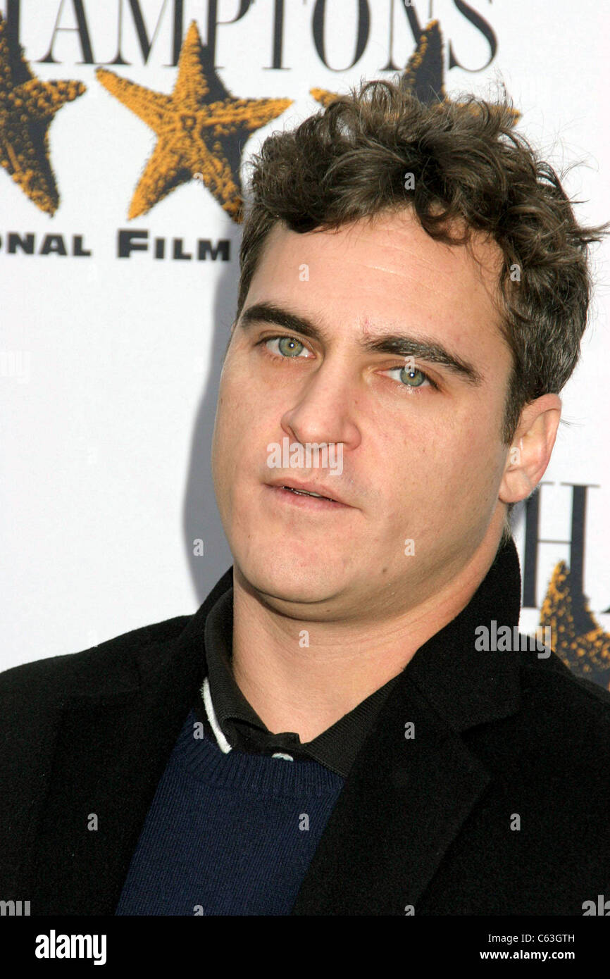 Joaquin Phoenix presso gli arrivi per Hamptons International Film Festival a piedi la linea di screening, United Artists Teatri, East Hampton, NY, Ottobre 23, 2005. Foto di: Rob ricco/Everett Collection Foto Stock