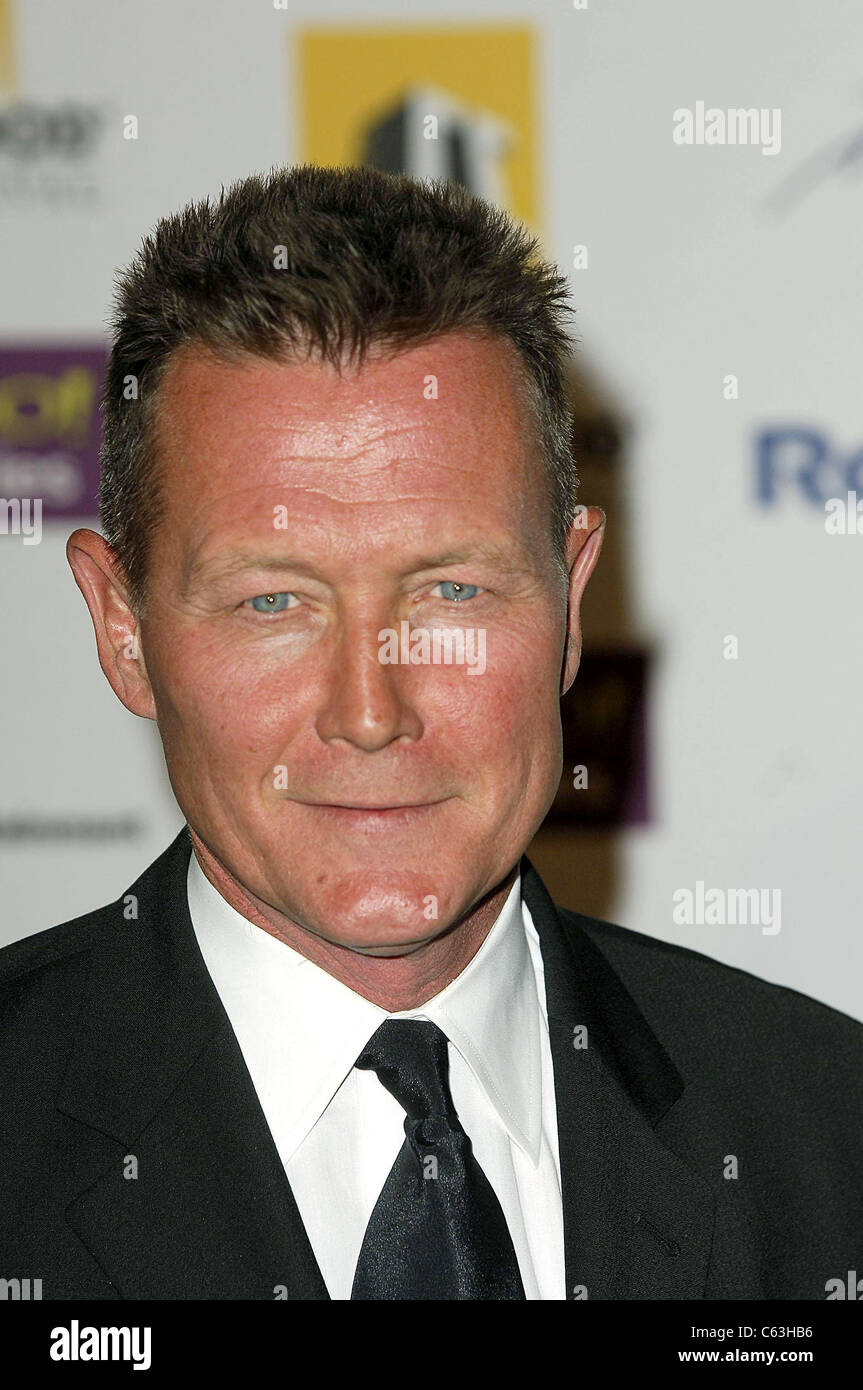 Robert Patrick presso gli arrivi per la nona edizione del festival di pellicola di Hollywood HOLLYWOOD AWARDS, il Beverly Hilton Hotel di Los Angeles, CA, 24 ottobre 2005. Foto da: Michael Germana/Everett Collection Foto Stock