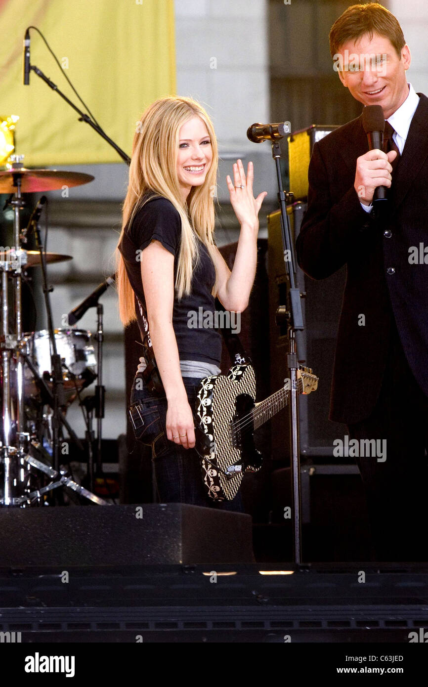 Avril Lavigne presso gli arrivi per ABC Good Morning America estate concerti Bryant Park, New York, NY, Agosto 26, 2005. Foto Foto Stock