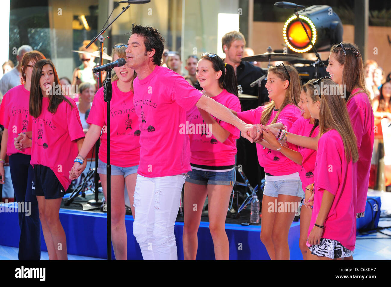 Patrick Monahan sul palco per la NBC Today Show Concerto con treno, Rockefeller Plaza di New York, NY, 6 agosto 2010. Foto di: Gregorio T. Binuya/Everett Collection Foto Stock