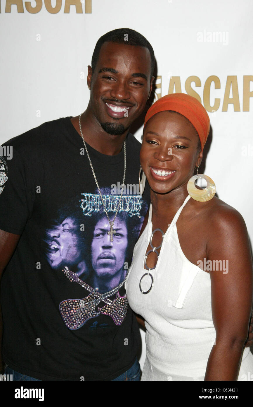 Tarwell Carter e India.Arie presso gli arrivi di ASCAP Rhythm e Soul Music Awards, il Beverly Hilton Hotel di Los Angeles, CA, 27 giugno 2005. Foto di: Jeremy Montemagni/Everett Collection Foto Stock