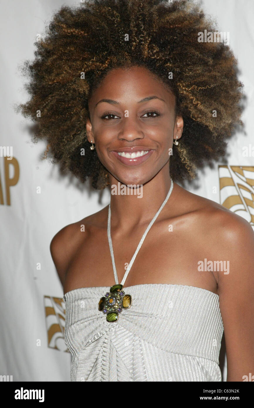 Nadia Turner presso gli arrivi di ASCAP Rhythm e Soul Music Awards, il Beverly Hilton Hotel di Los Angeles, CA, 27 giugno 2005. Foto di: Jeremy Montemagni/Everett Collection Foto Stock