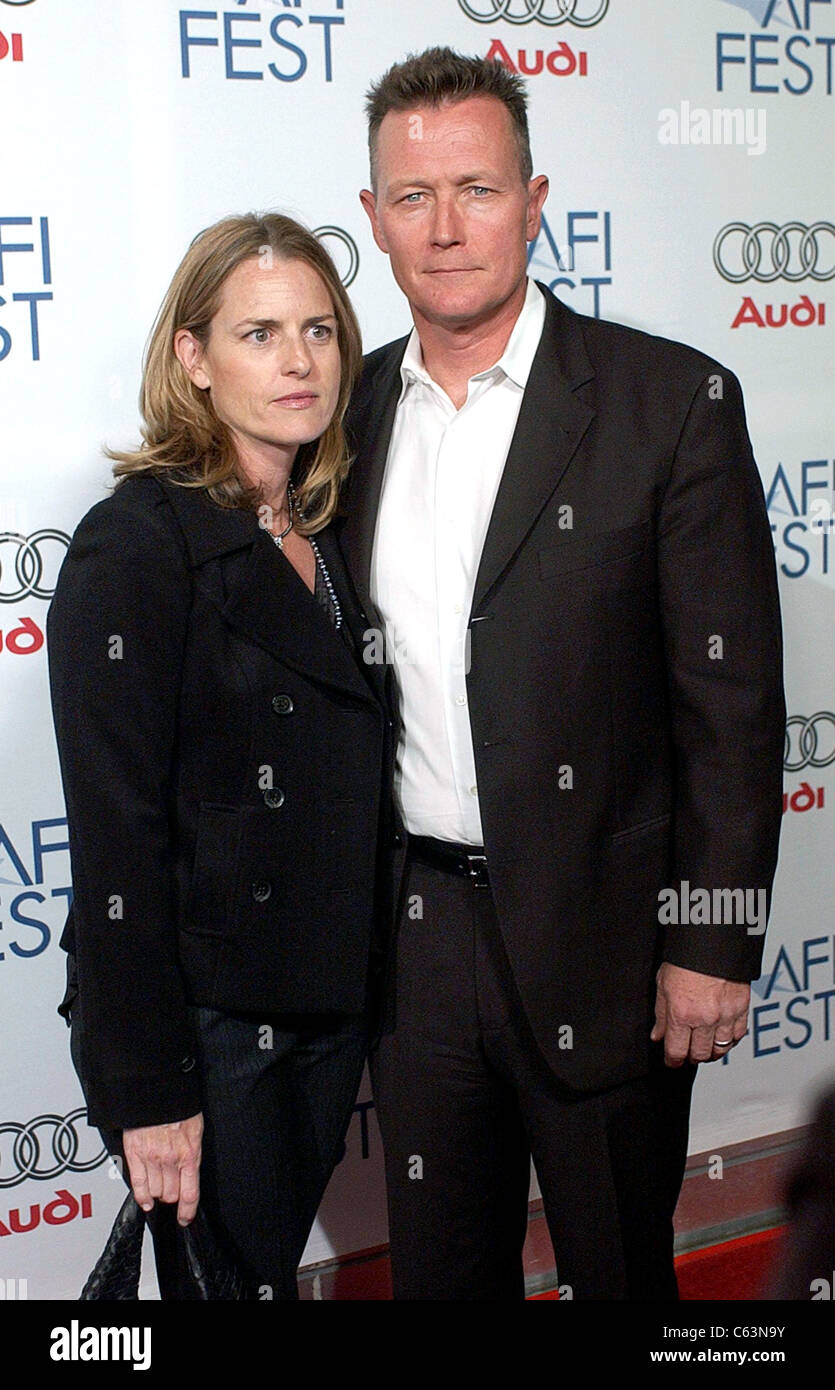 Barbara, Robert Patrick all'arrivo a piedi la linea Premiere a AFI Fest 2005 apertura notturna di Gala, la ArcLight Hollywood Glossari Affini Dome, Los Angeles, CA, Novembre 03, 2005. Foto: Giovanni Hayes/Everett Collection Foto Stock
