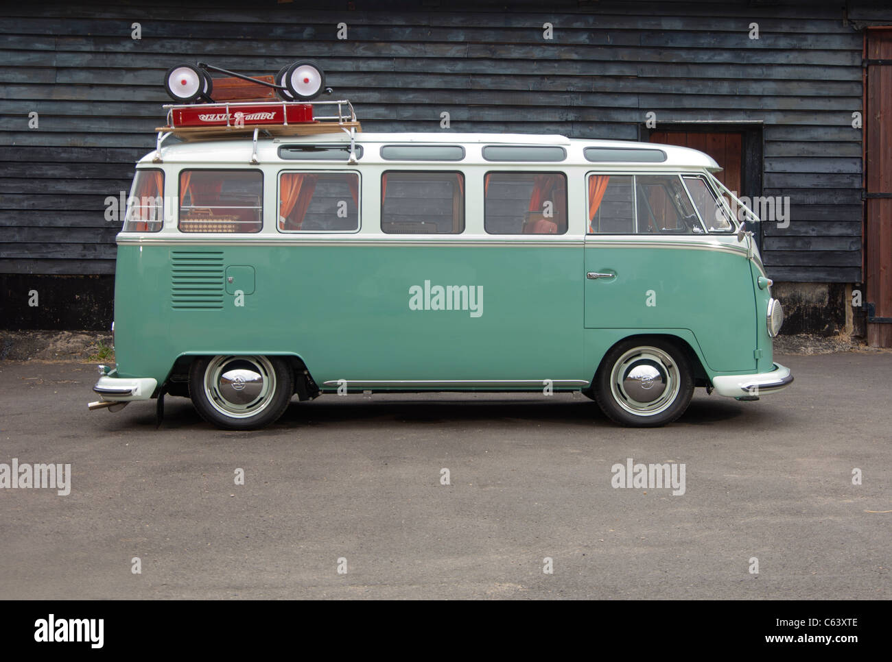 Classic VW Volkswagen Spit schermo 21 finestra camper Autobus Foto Stock