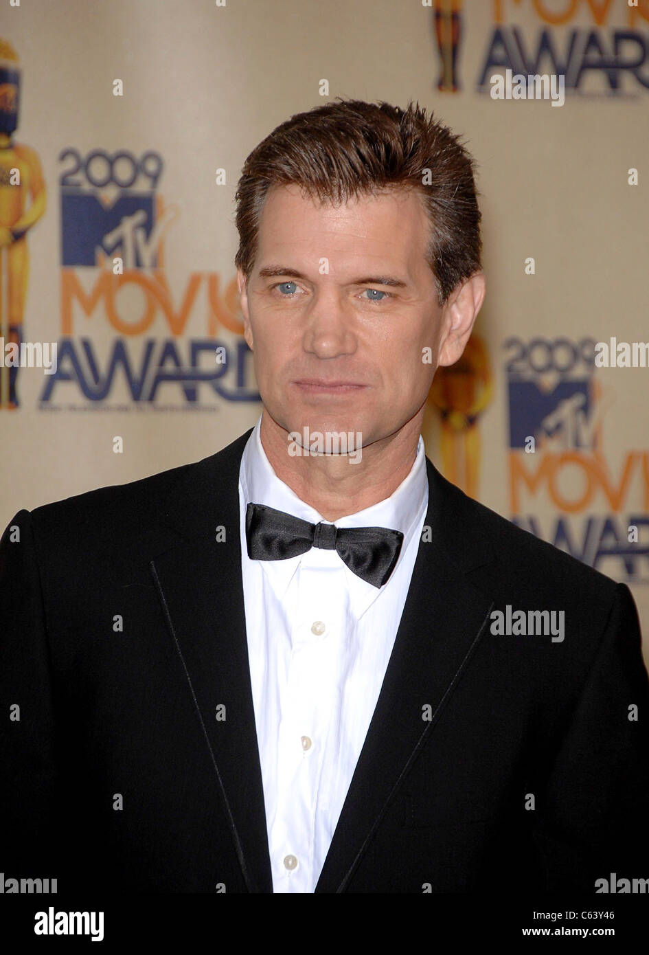 Chris Isaak presso gli arrivi per 2009 MTV Movie Awards - PRESS ROOM, Anfiteatro di Gibson in città universale/a piedi, Los Angeles, CA può Foto Stock