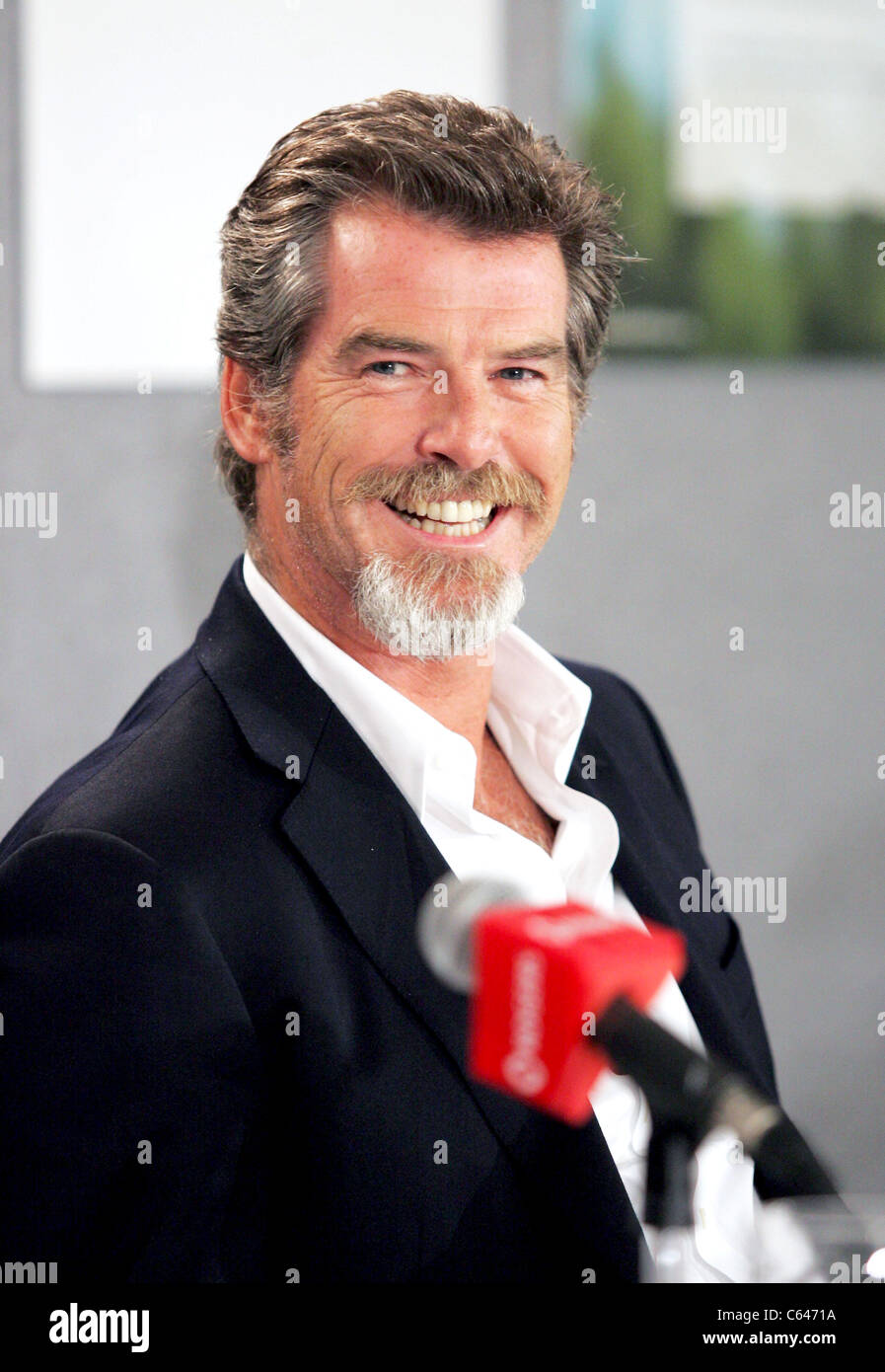 Pierce Brosnan alla conferenza stampa per il matador Premiere al Toronto Film Festival, Sutton Place Hotel, Toronto, ON, 15 settembre 2005. Foto di: Malcolm Taylor/Everett Collection Foto Stock