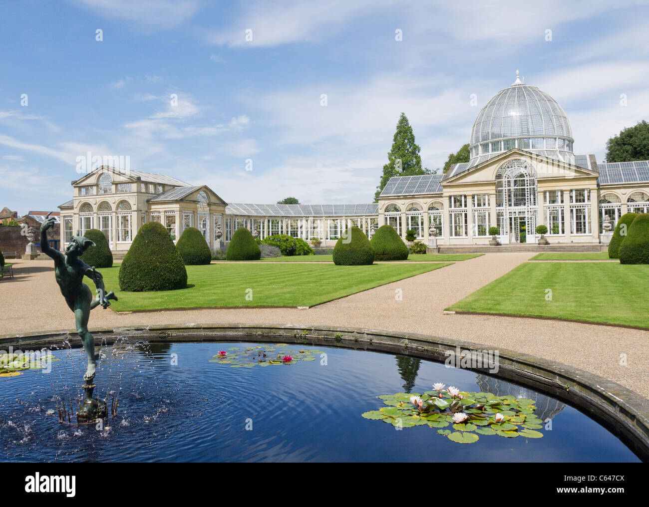 Esterno del grande conservatorio a Syon Park costruito da Charles Fowler nel 1826 Foto Stock