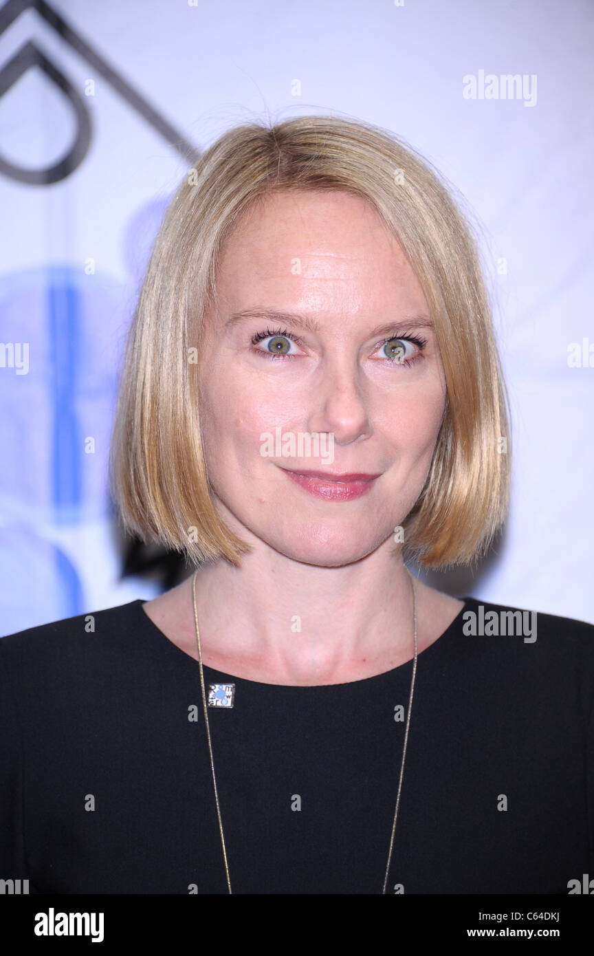 Amy Ryan presso gli arrivi per uno spazio di crescita per il 2010 beneficiano di Gala, casa d'aste Christie's, New York, NY Dicembre 2, 2010. Foto di: Rob Foto Stock