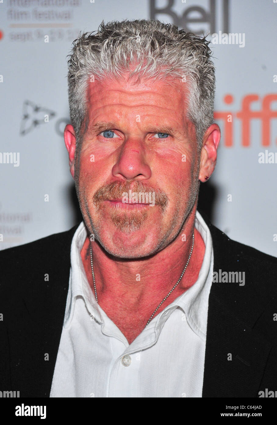 Ron Perlman presso gli arrivi per Premiere BUNRAKU proiezione a Toronto International Film Festival (TIFF), Ryerson Theater, Toronto, Foto Stock