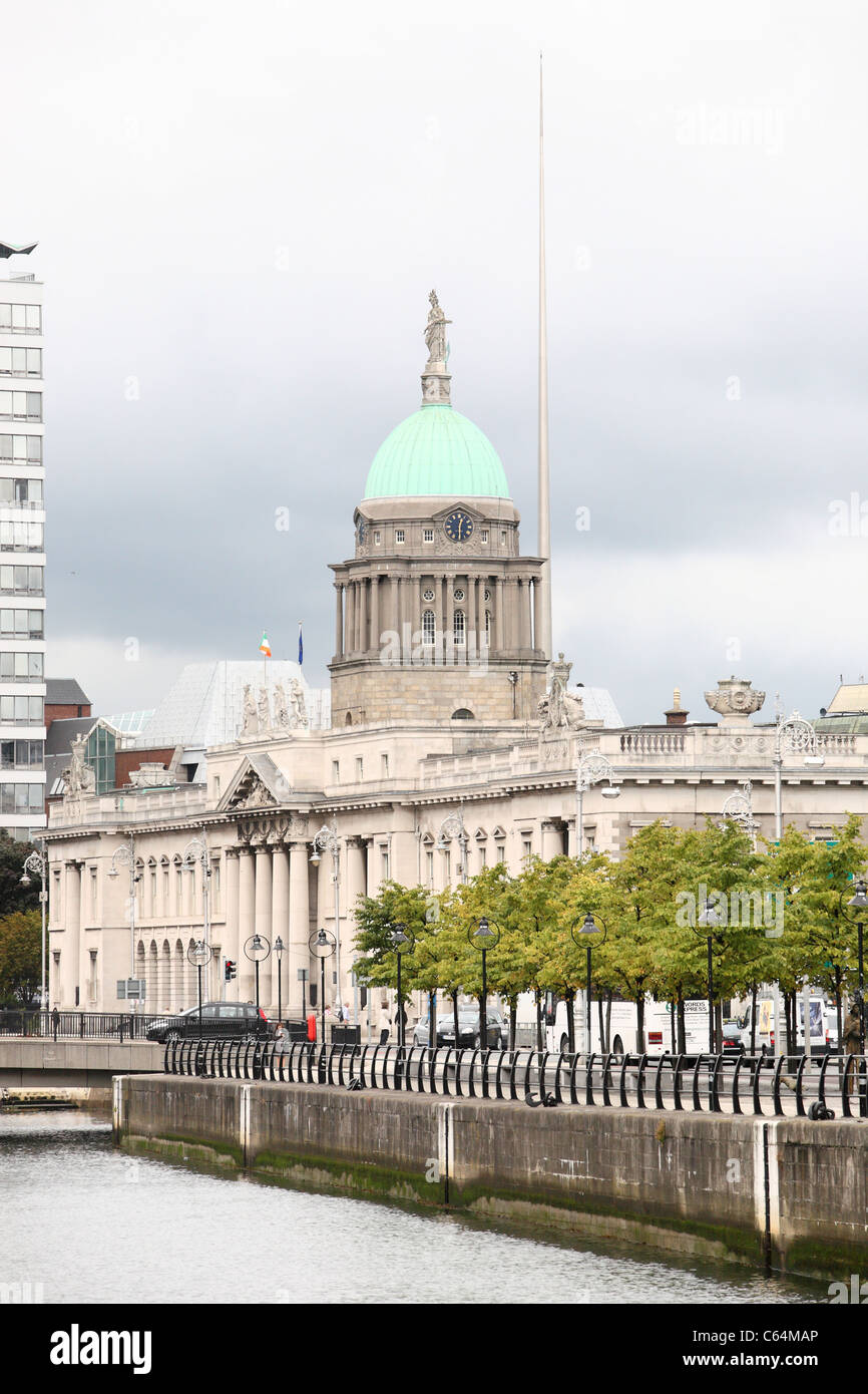 Custom House sulle banchine in Dublino Irlanda Foto Stock