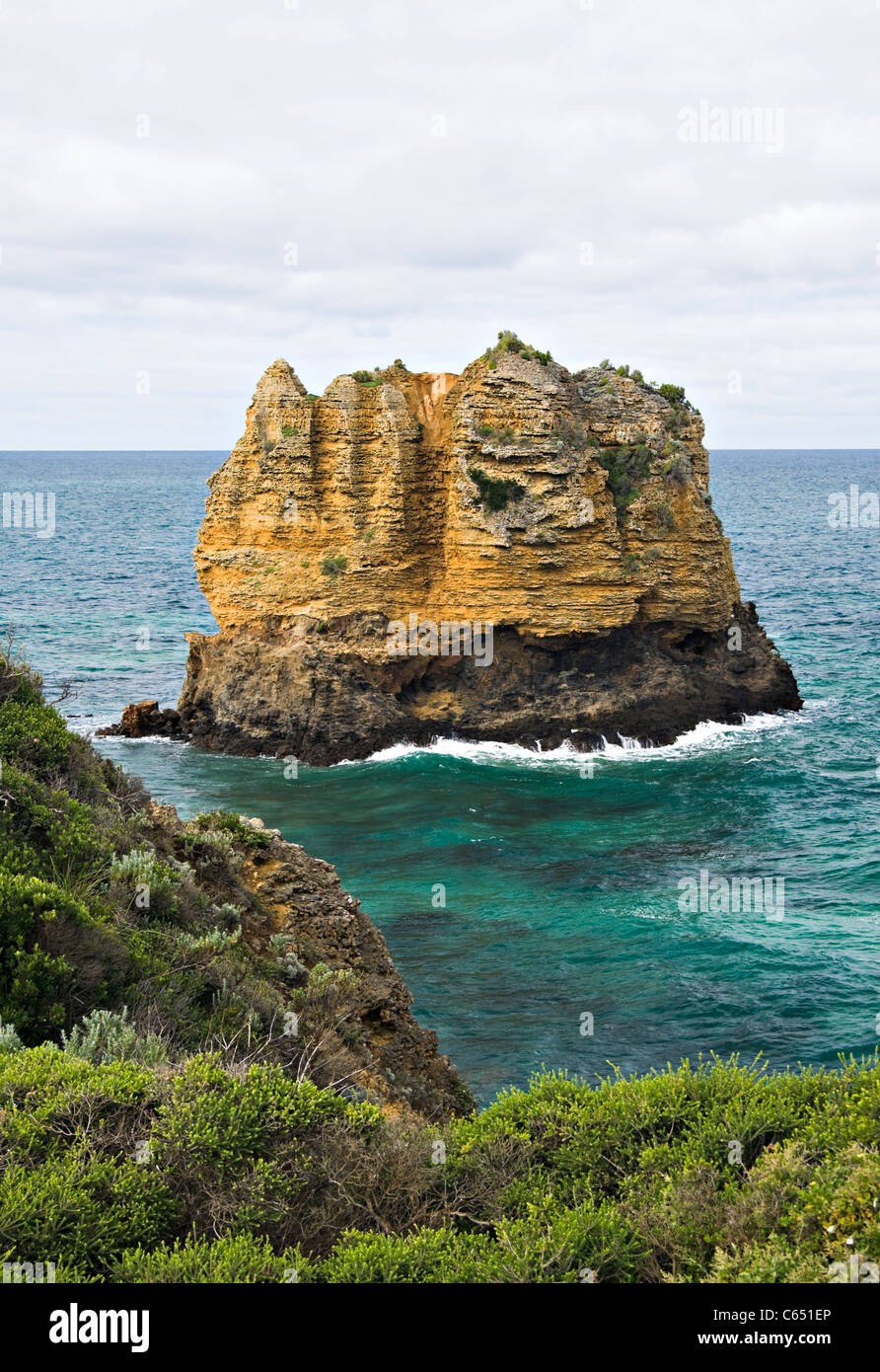 Eagle Rock Off Split Point Great Ocean Road nel sud dell'oceano in ingresso Aireys Victoria Australia Foto Stock