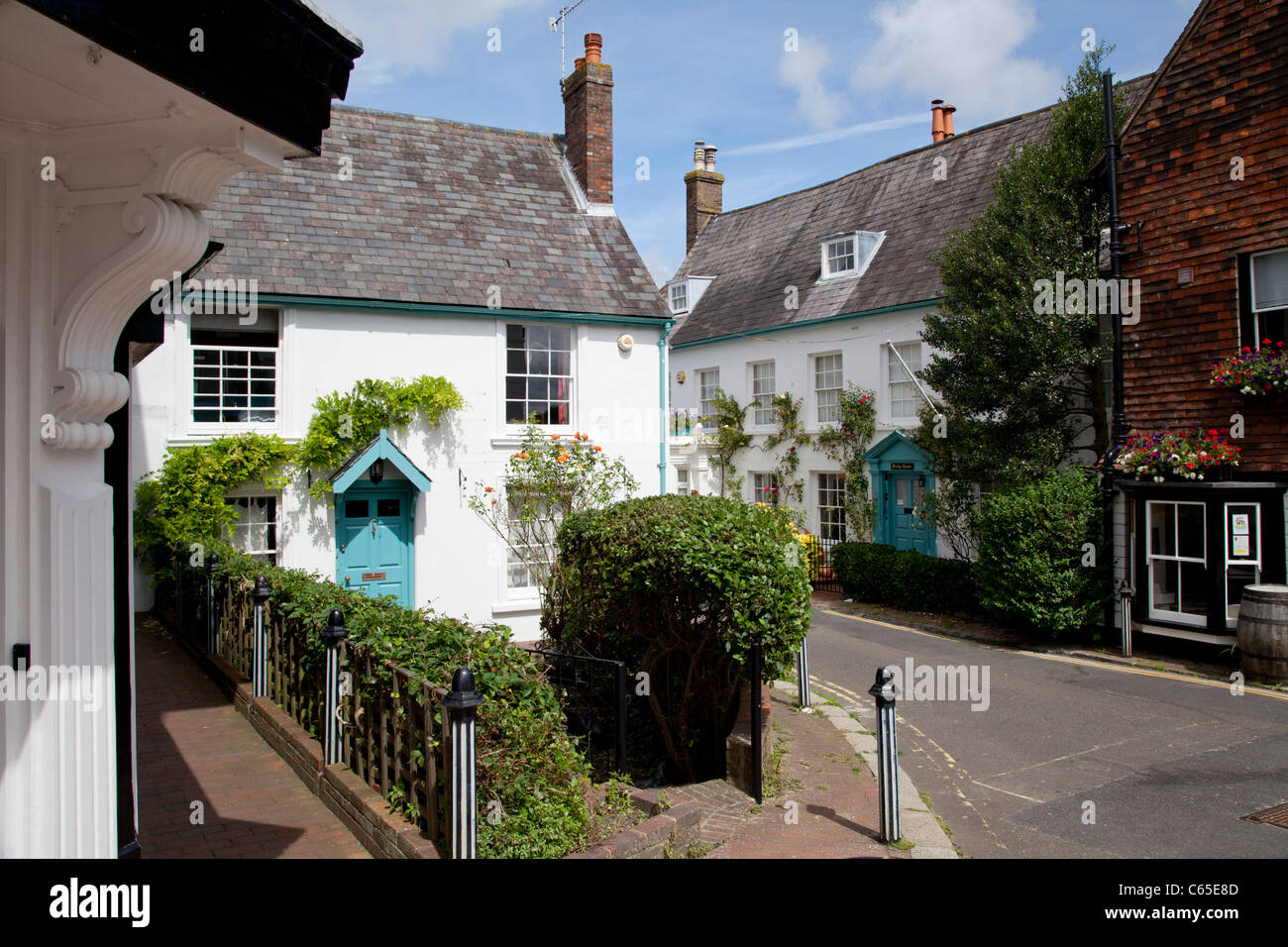 Le case tradizionali su high street di Lewes, nel Sussex, Regno Unito - Scene di città Foto Stock